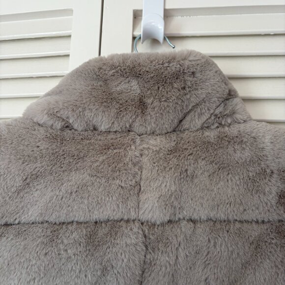 Evereve Serena faux fur vest grey large full zip high neck down *has flaw* - Picture 10 of 12